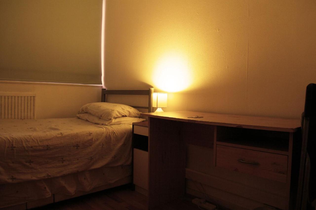 Elephant & Castle - Zone 2 - Private Rooms - Shared Bathroom Londres Exterior foto