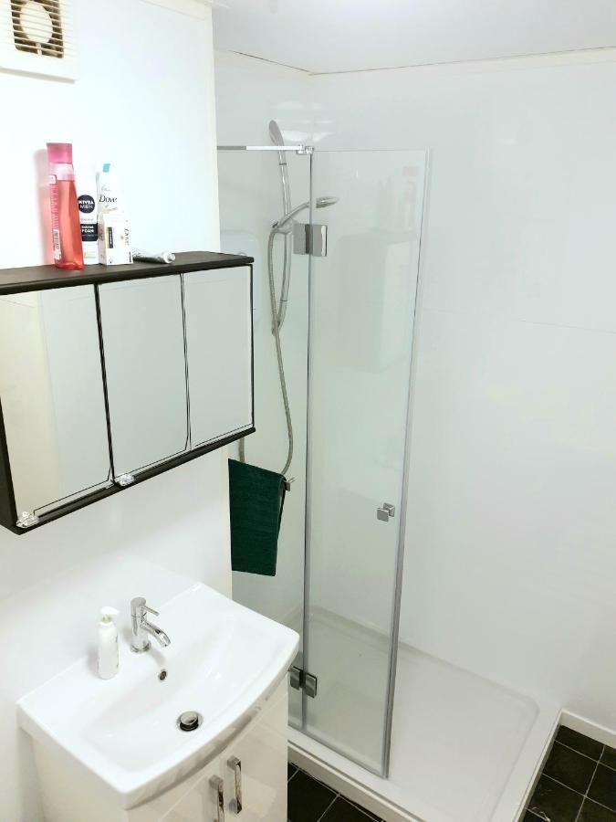Elephant & Castle - Zone 2 - Private Rooms - Shared Bathroom Londres Exterior foto