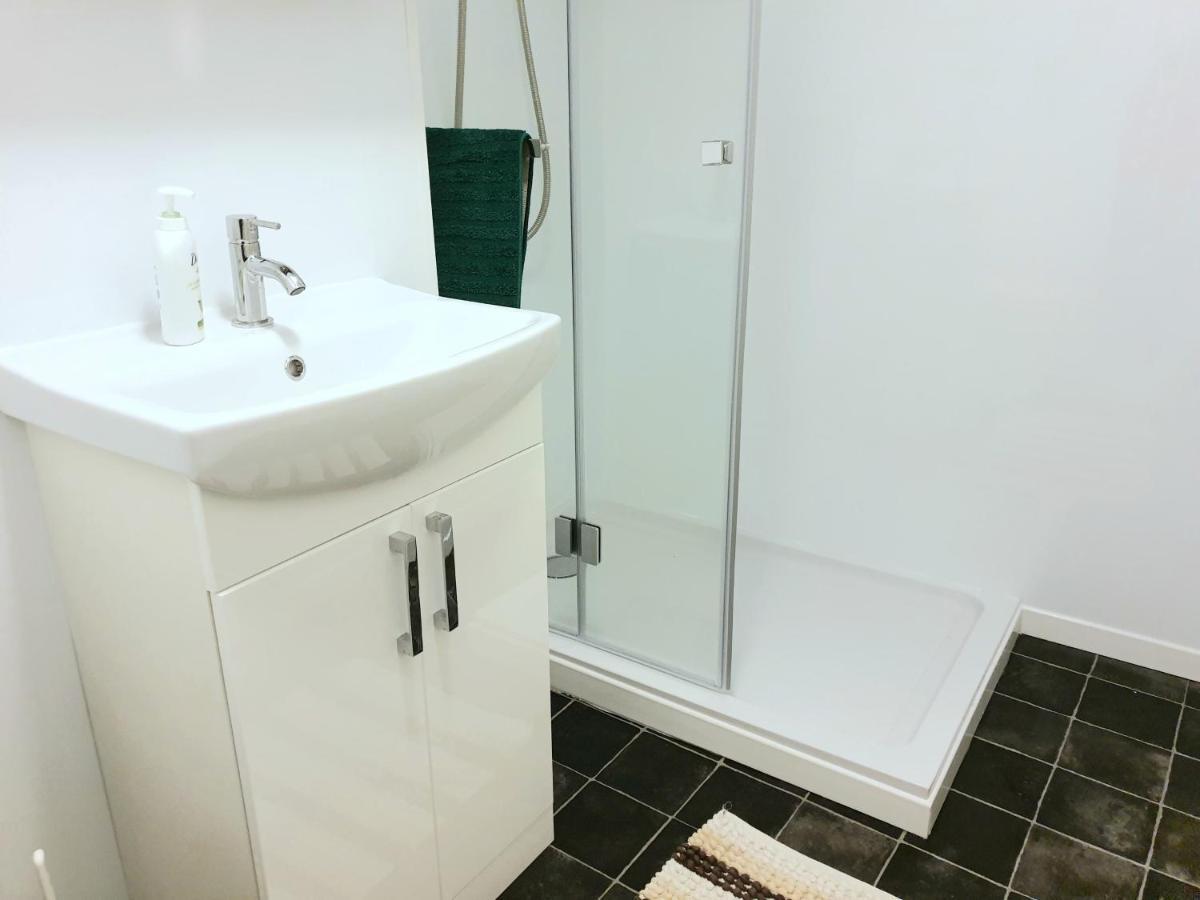 Elephant & Castle - Zone 2 - Private Rooms - Shared Bathroom Londres Exterior foto